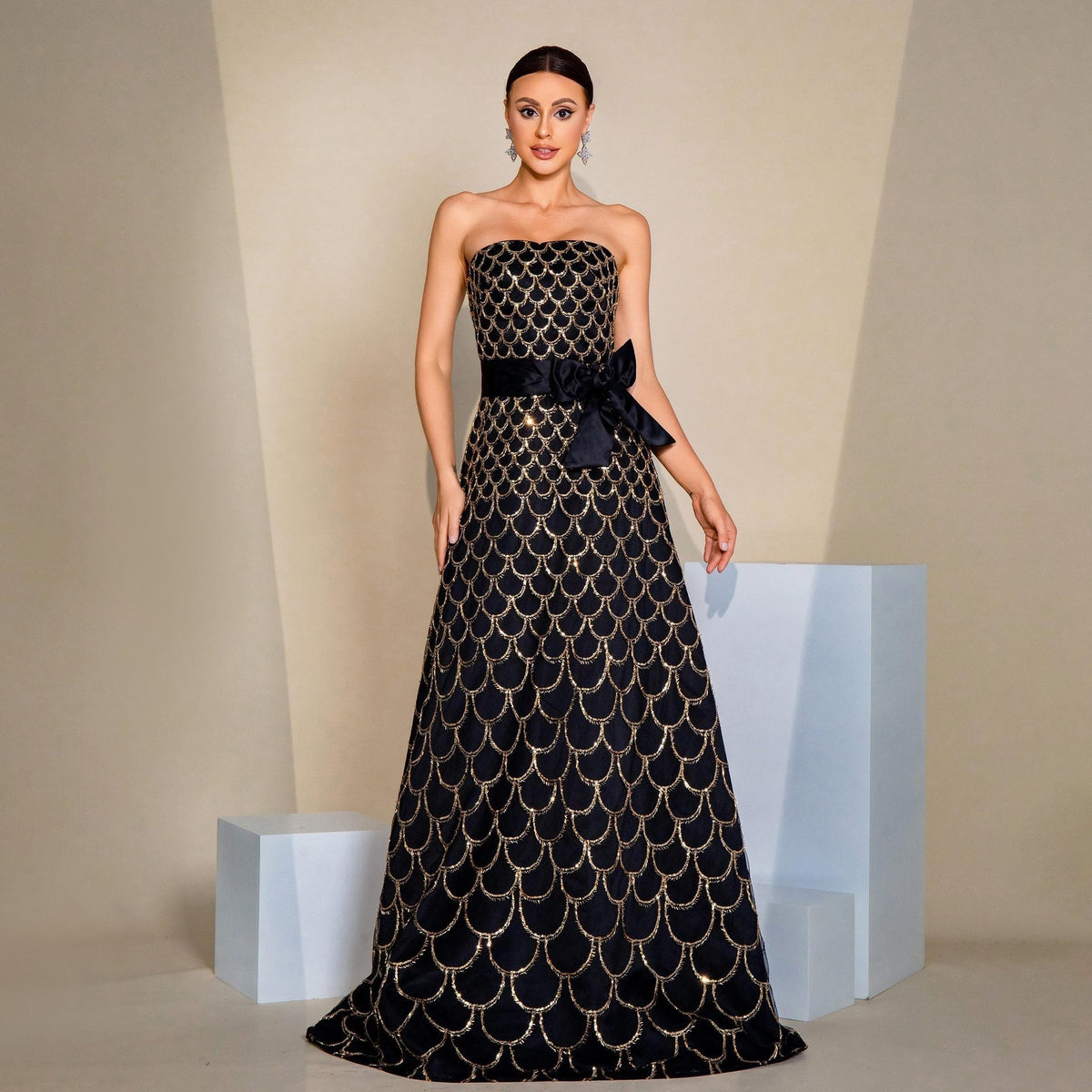 CHELYA ELEGANT BLACK MAXI DRESS