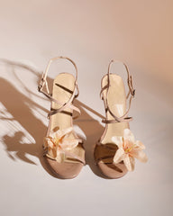 Maurizia Flower Cross Strap Sandals In Beige